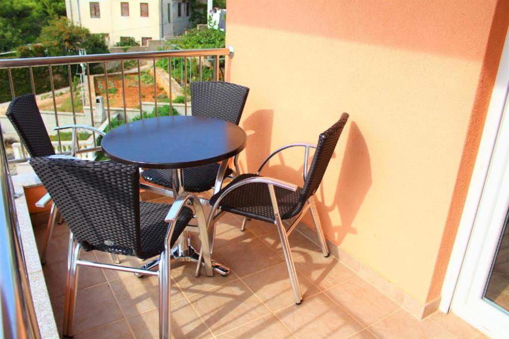Apartment Visum Примоштен Екстер'єр фото