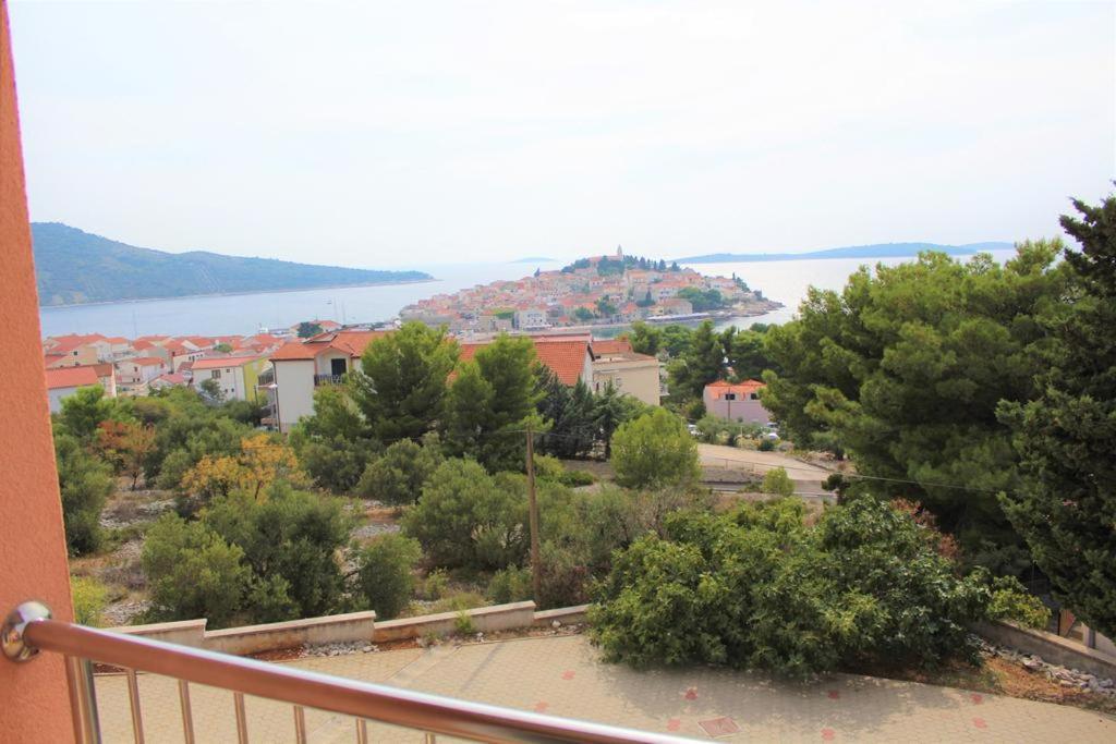 Apartment Visum Примоштен Екстер'єр фото