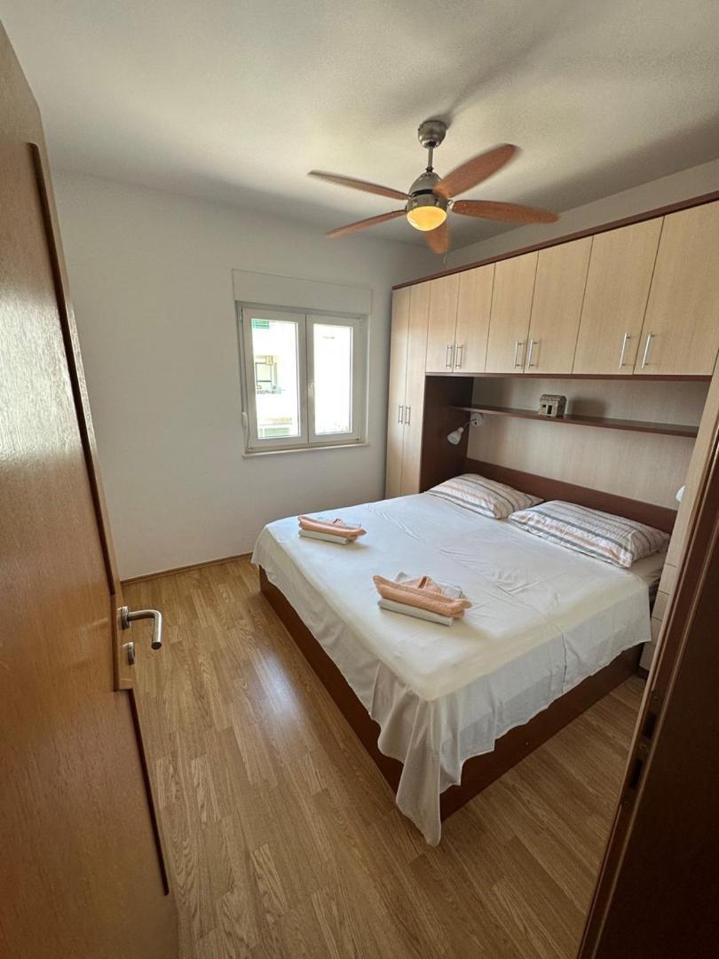 Apartment Visum Примоштен Екстер'єр фото